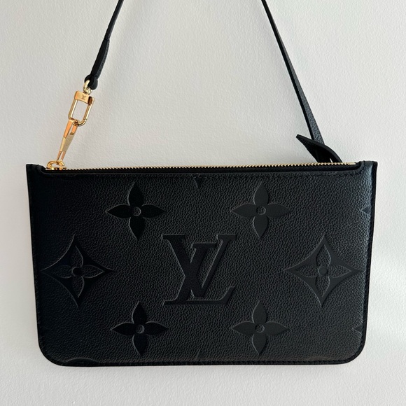 ✨SOLD✨ Louis Vuitton Empreinte Noir Pochette - Picture 3 of 11